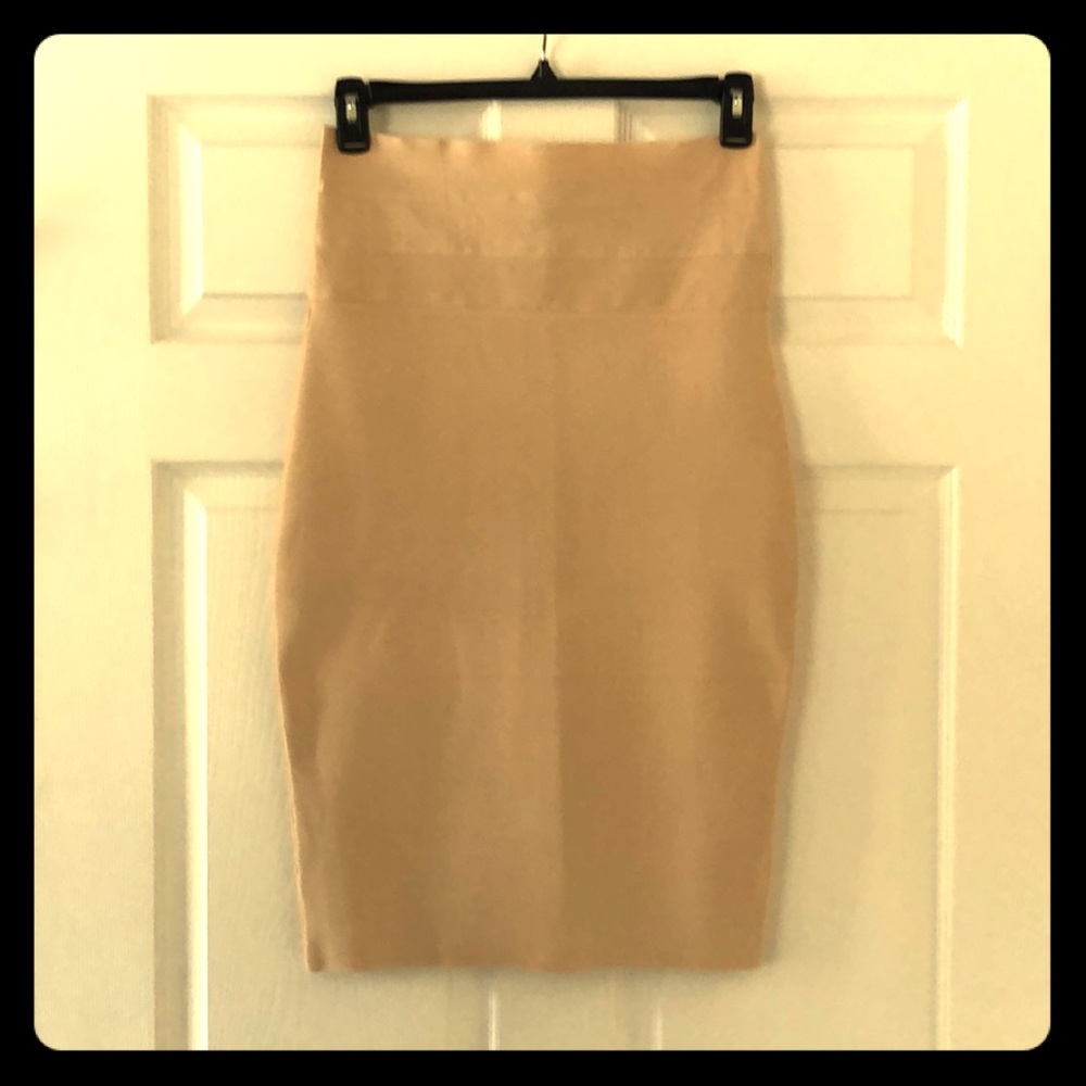 Chic pencil skirt